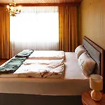 Апартаменты Landhausvilla Watzmannblick Saaldorf-Surheim