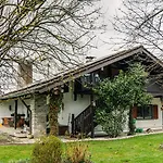 Landhausvilla Watzmannblick Апартаменты Saaldorf-Surheim